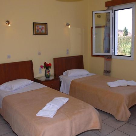 Lakis Studios Anaxos Bagian luar foto