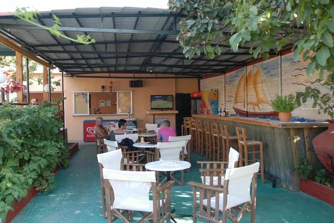 Lakis Studios Anaxos Bagian luar foto
