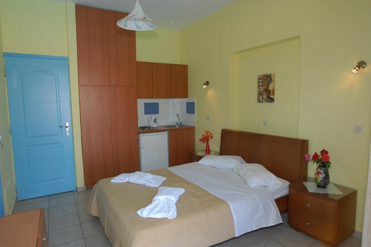 Lakis Studios Anaxos Bagian luar foto